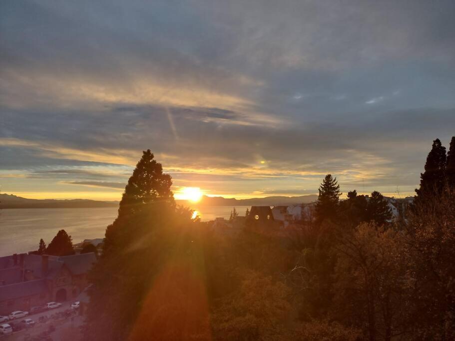 Hermoso Departamento Con Vista Al Lago サンカルロスデバリローチェ エクステリア 写真