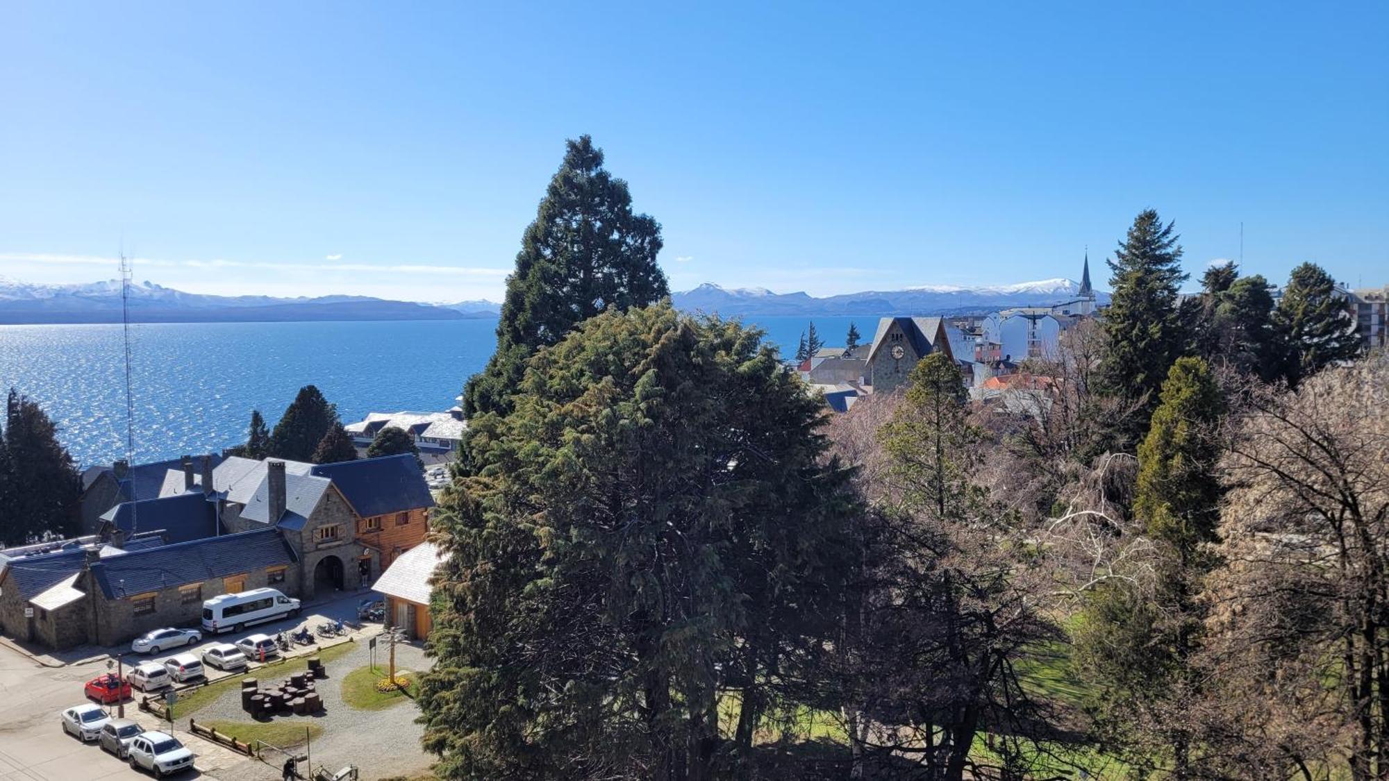 Hermoso Departamento Con Vista Al Lago サンカルロスデバリローチェ エクステリア 写真